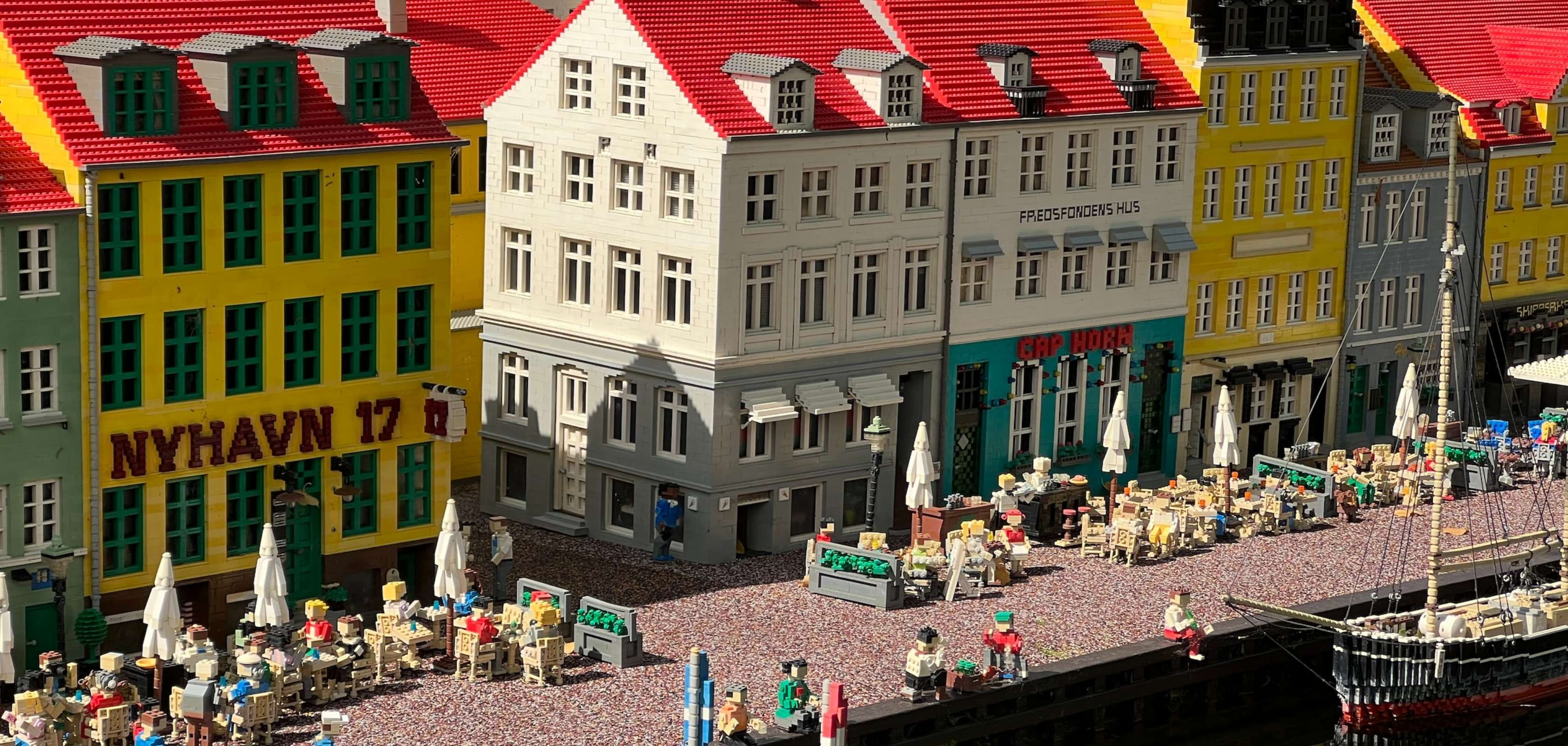 Legoland in Denemarken om te bezoeken met grootouders en kinderen