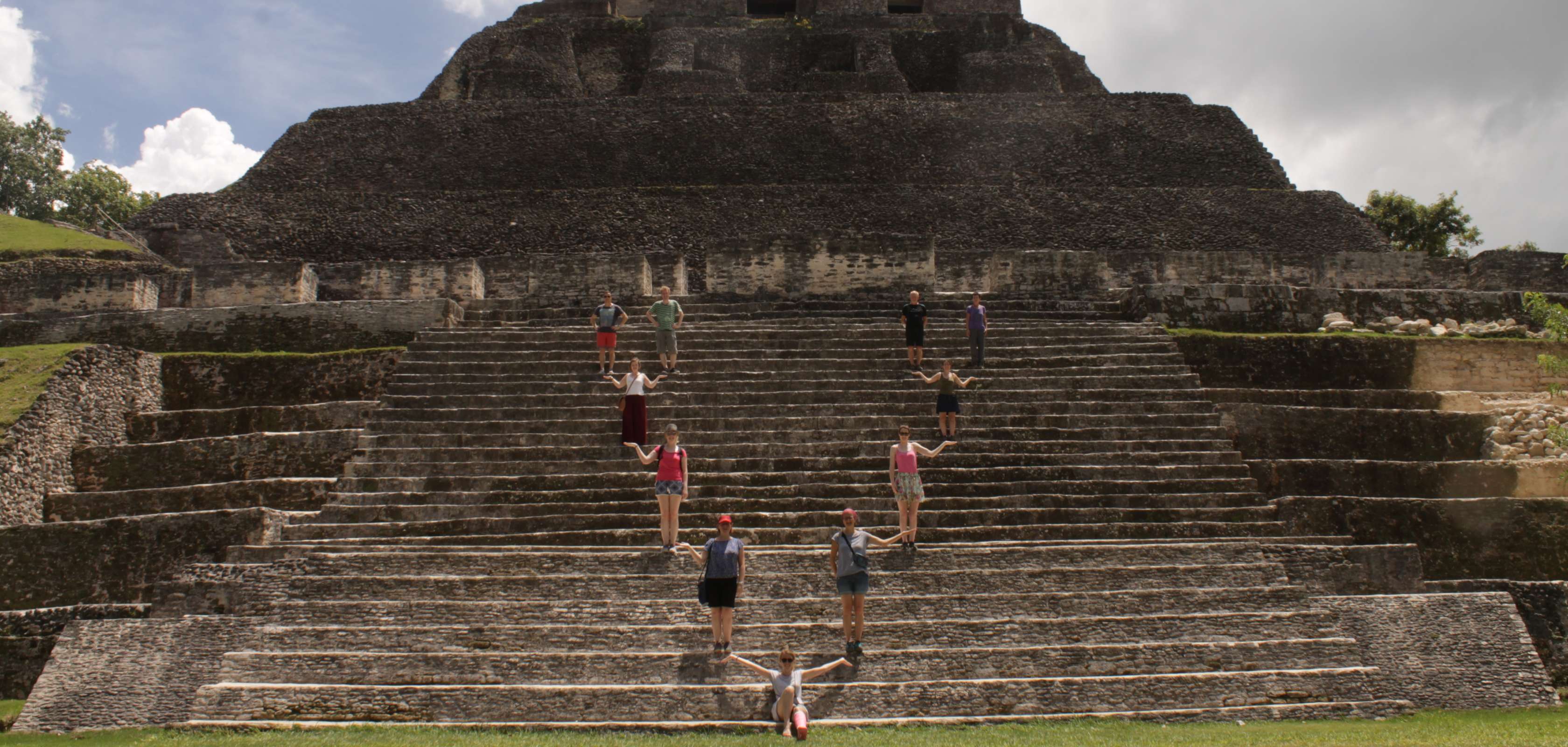 Mensen op groepsreizen in Guatemala, Belize en Mexico met Joker