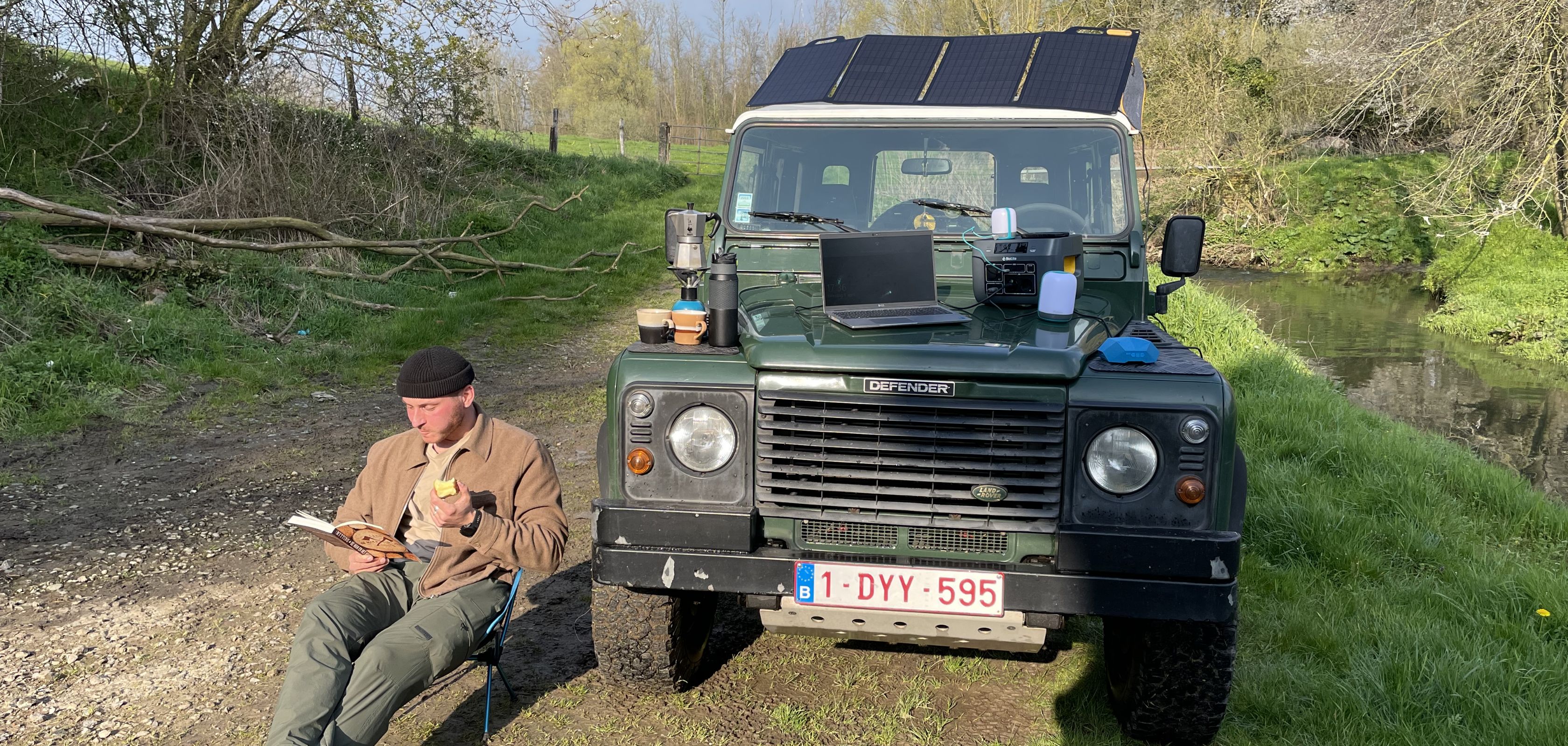 De nieuwe Basecharger 600 van BioLite buiten gebruiken