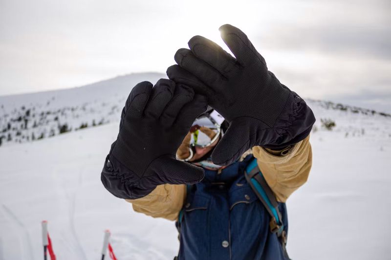 Koude handen en voeten op skivakantie? Zo hou je ze warm!